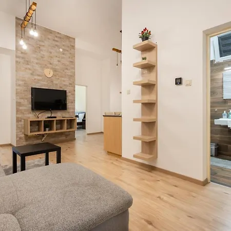 Peachy Homes * Budapest